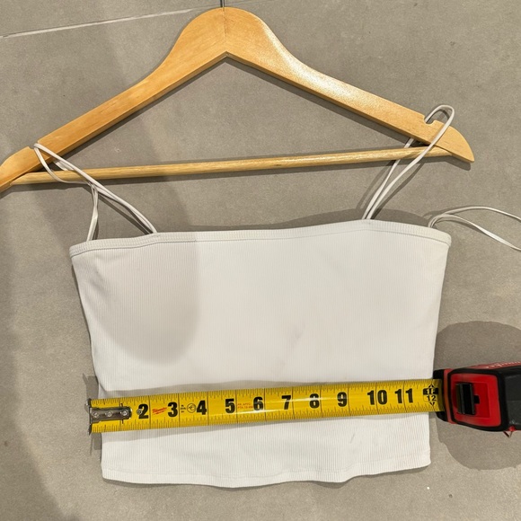 Bundle alo Goddess Ribbed Bandeau Top + Goddess Ribbed Cross Crop Top - Picture 16 of 16